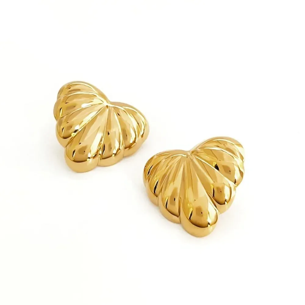 Elegant Gold Leaf Earrings A1039